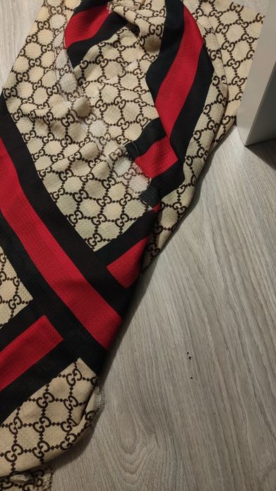 Chusta szal logo G G