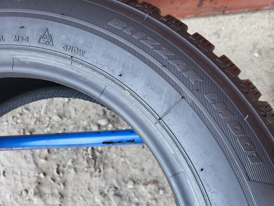 185/65/15 R15 BRIDGESTONE Blizzak LM001 4шт ціна за 1шт шини