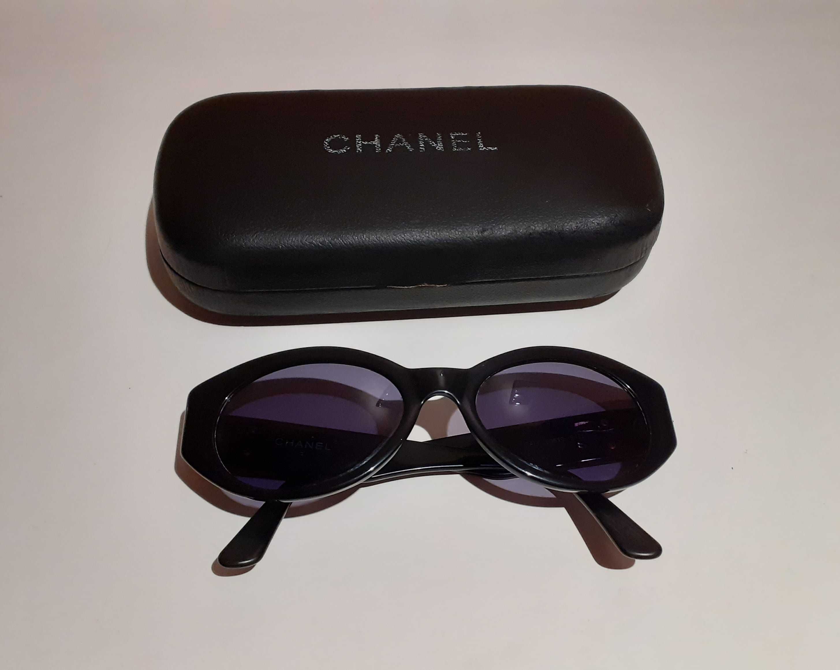 Óculos de sol Chanel vintage pouco usados