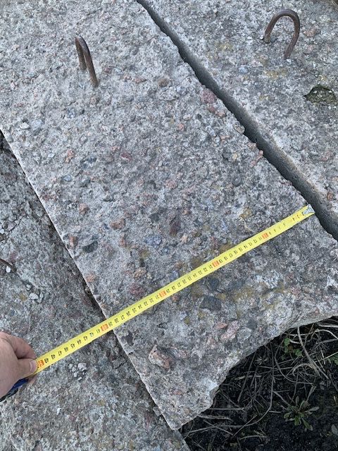 Бетонні блоки та пасинки