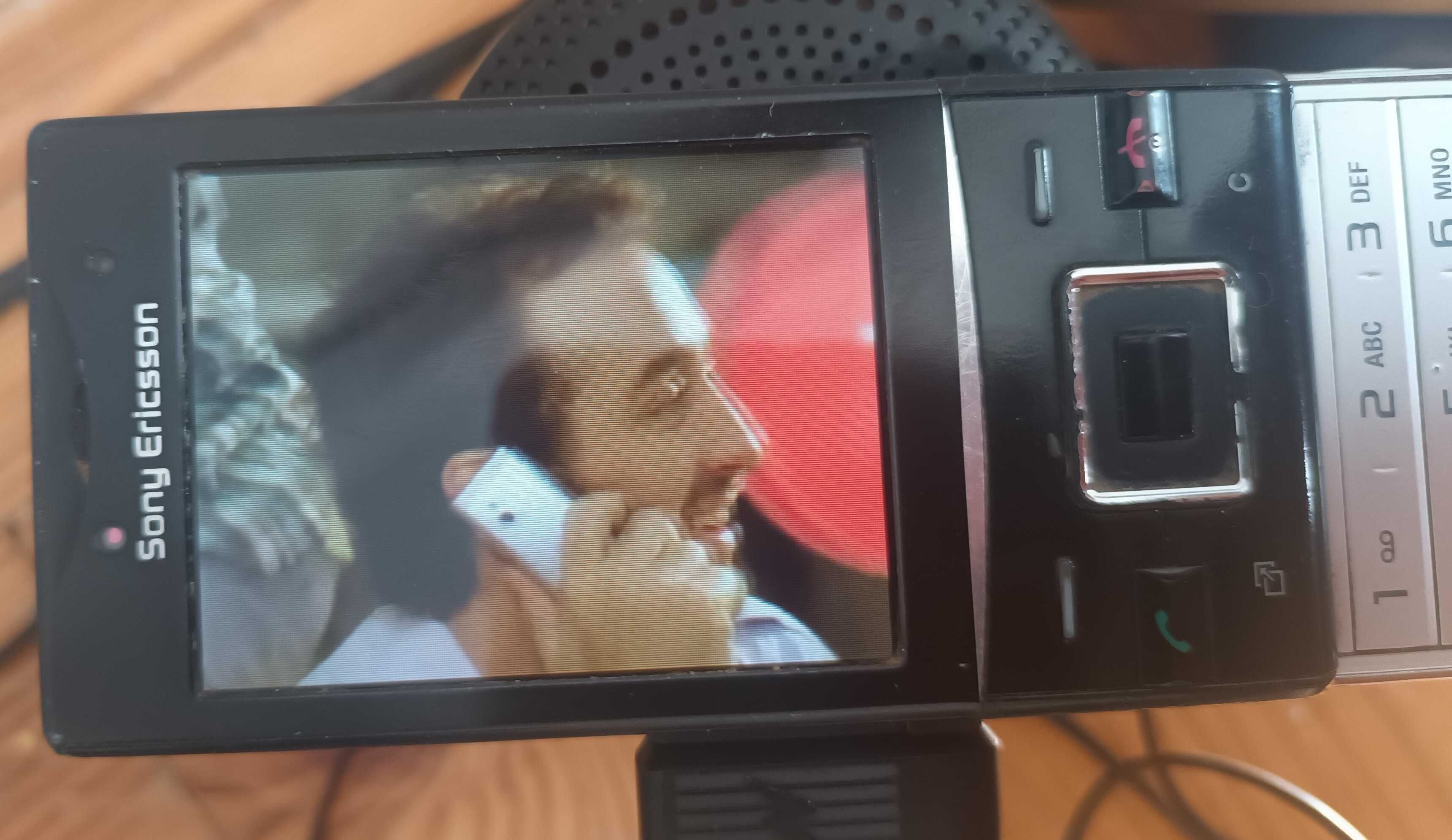 Telefon komórkowy Sony Ericsson Hazel PL,stan b.dobry dla kolekcjonera