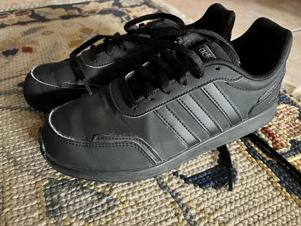 Sapatilhas Adidas preto