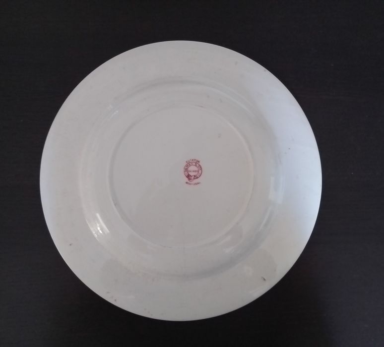 Prato antigo Sacavém Estátua encarnado 32.5cm