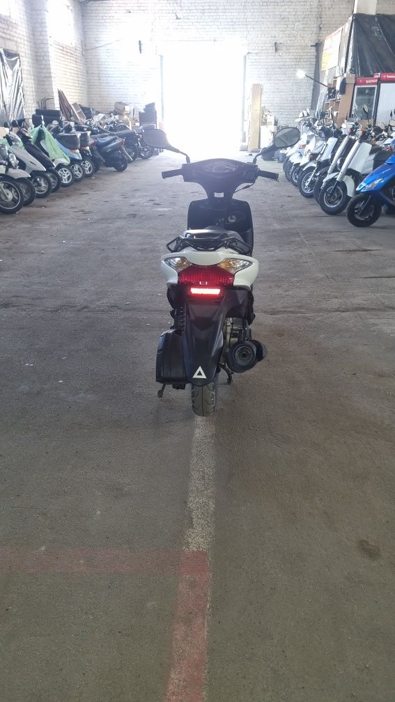 Скутер Сузуки Адресс 125 Suzuki Adress 125 S з контейнера