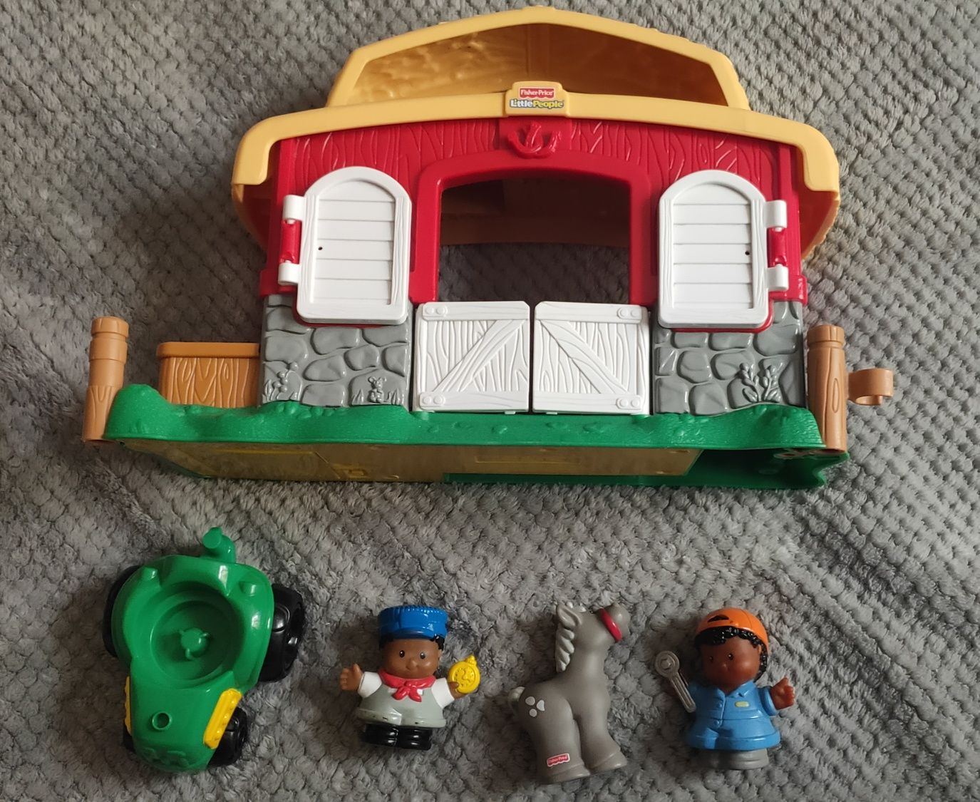 Stajnia farma Little people Fisher Price koń traktor