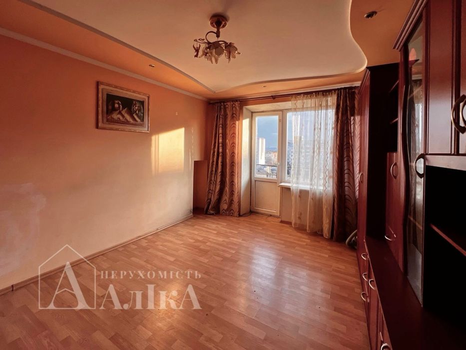 Продам 1-кімнатну квартиру в центрі міста!