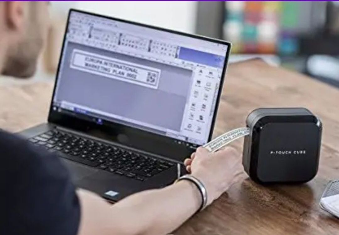 Принтер этикеток P-touch CUBE (PT-P710BT) с возможностью подзарядки