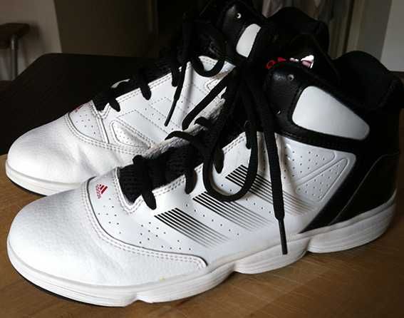 Calçado e Calções Adidas para Basketball LA Lakers