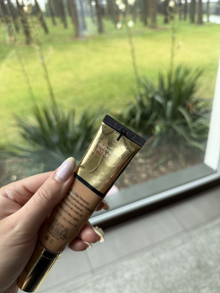 Podkład Estee Lauder Futurist Hydra Rescue