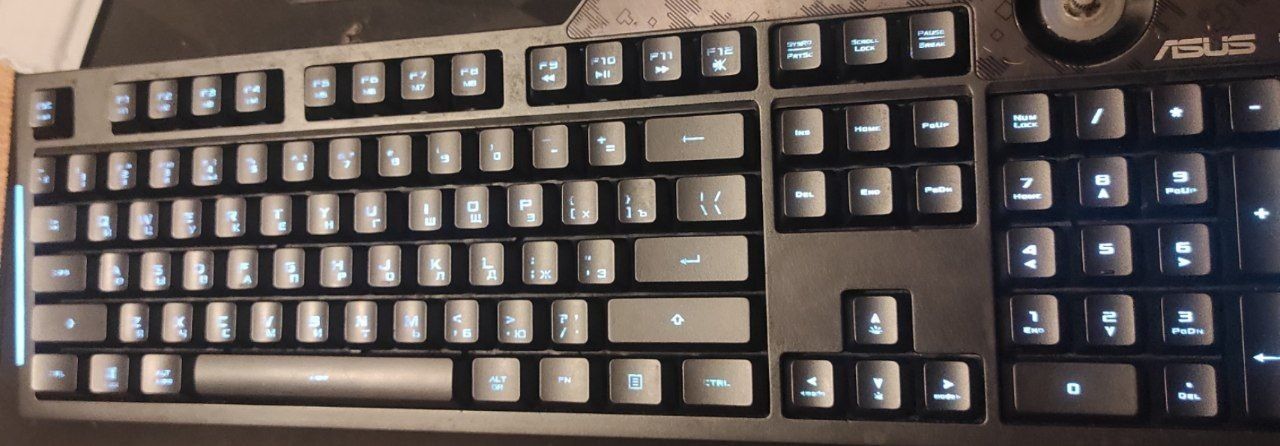 Клавиатура ASUS tuf gaming k1  новая стоит 2300 на официальном сайте