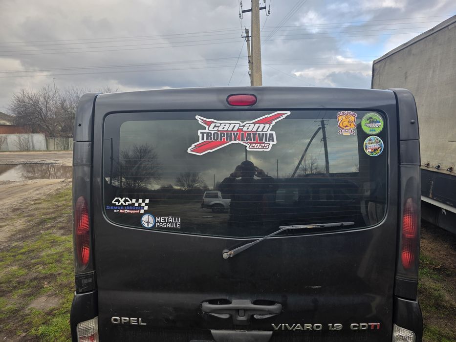 Продам Опель Виваро 1.9 тди