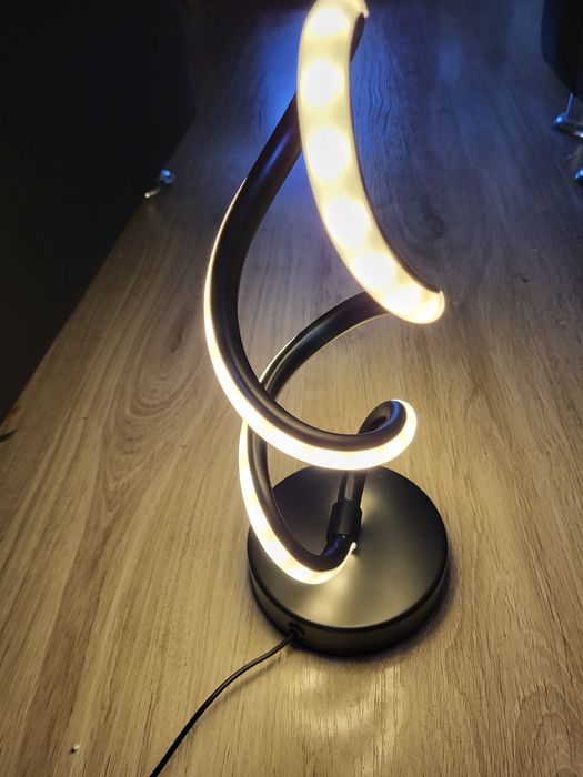 Lampka stołowa LED 20W 3 tryby światła kolor czarny Nowa