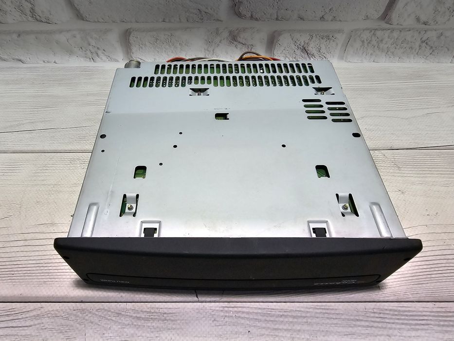 Оригінальна магнітола / Тюнер Cabasse Renault Laguna 2 (8200526767)