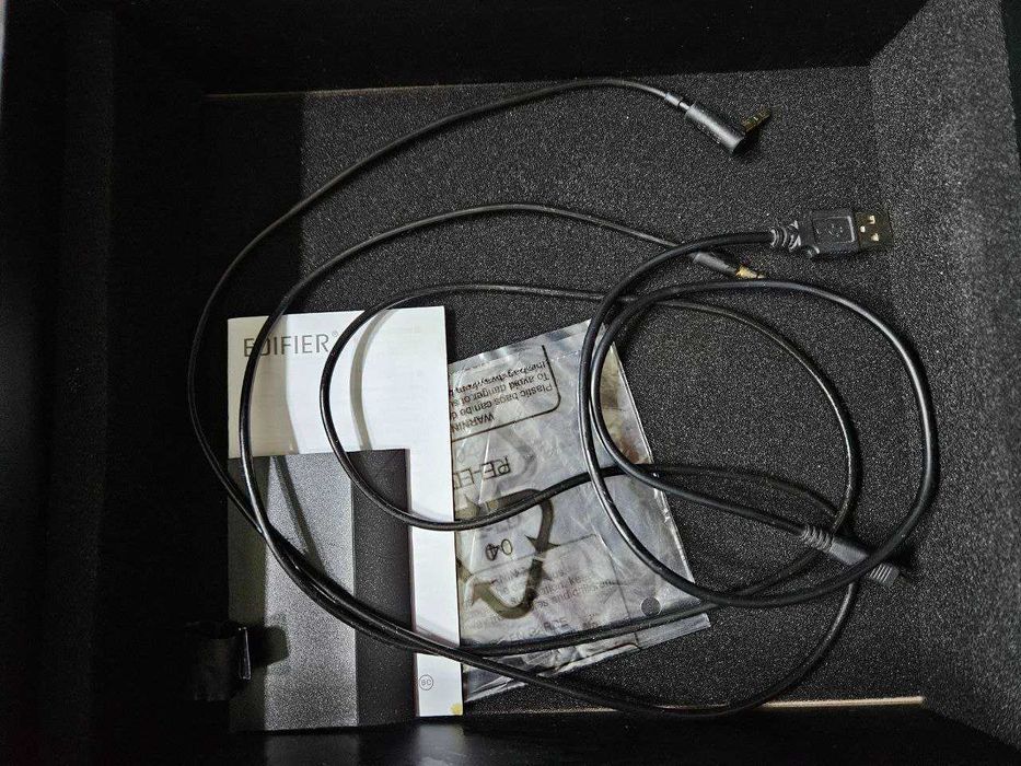 Наушники с аккумуляторами Edifier W830BT