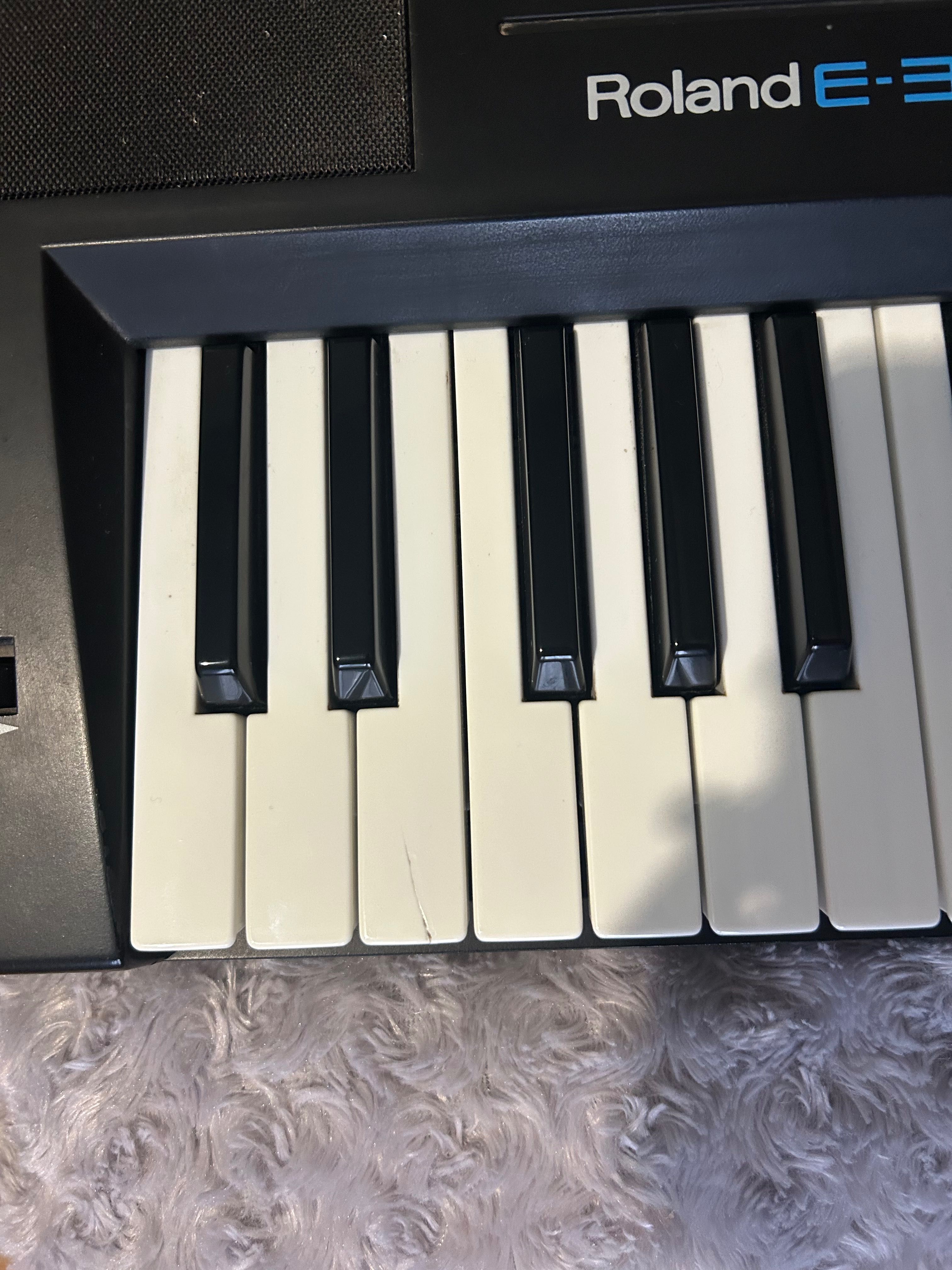 Syntezator Roland E-35
