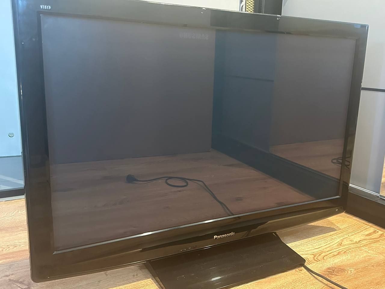 Telewizor 42" Panasonic + przystawka Google TV