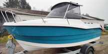 ŁÓDZ MOTOROWA Z KABINĄ PILOTHOUSE 540 z przyczepą podłodziową NOWA