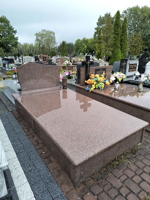 Odstąpię grobowiec dwuosobowy Mielec cmentarz komunalny