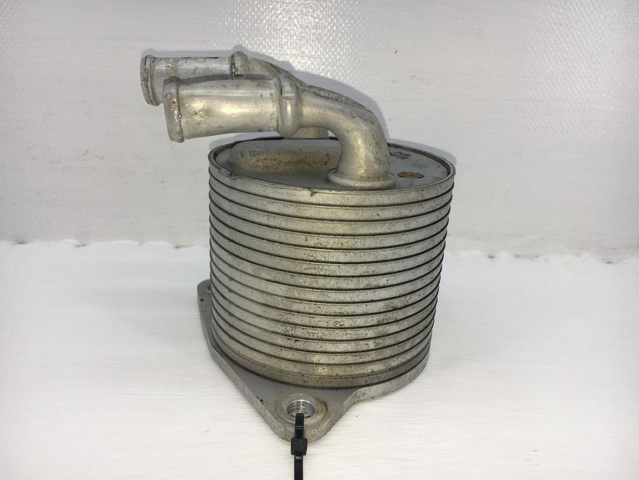 Радіатор мастила VOLVO XC40 2017- (вмятини на трубках) 31437022