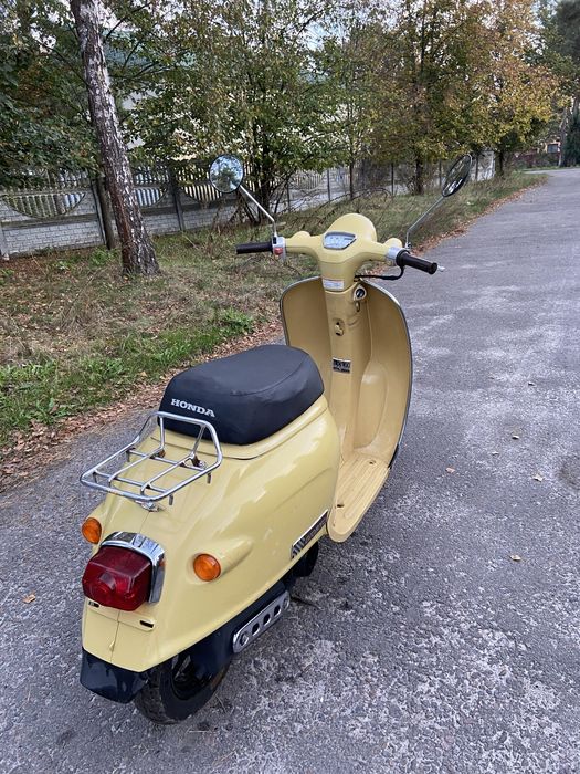 Скутер Honda giorno