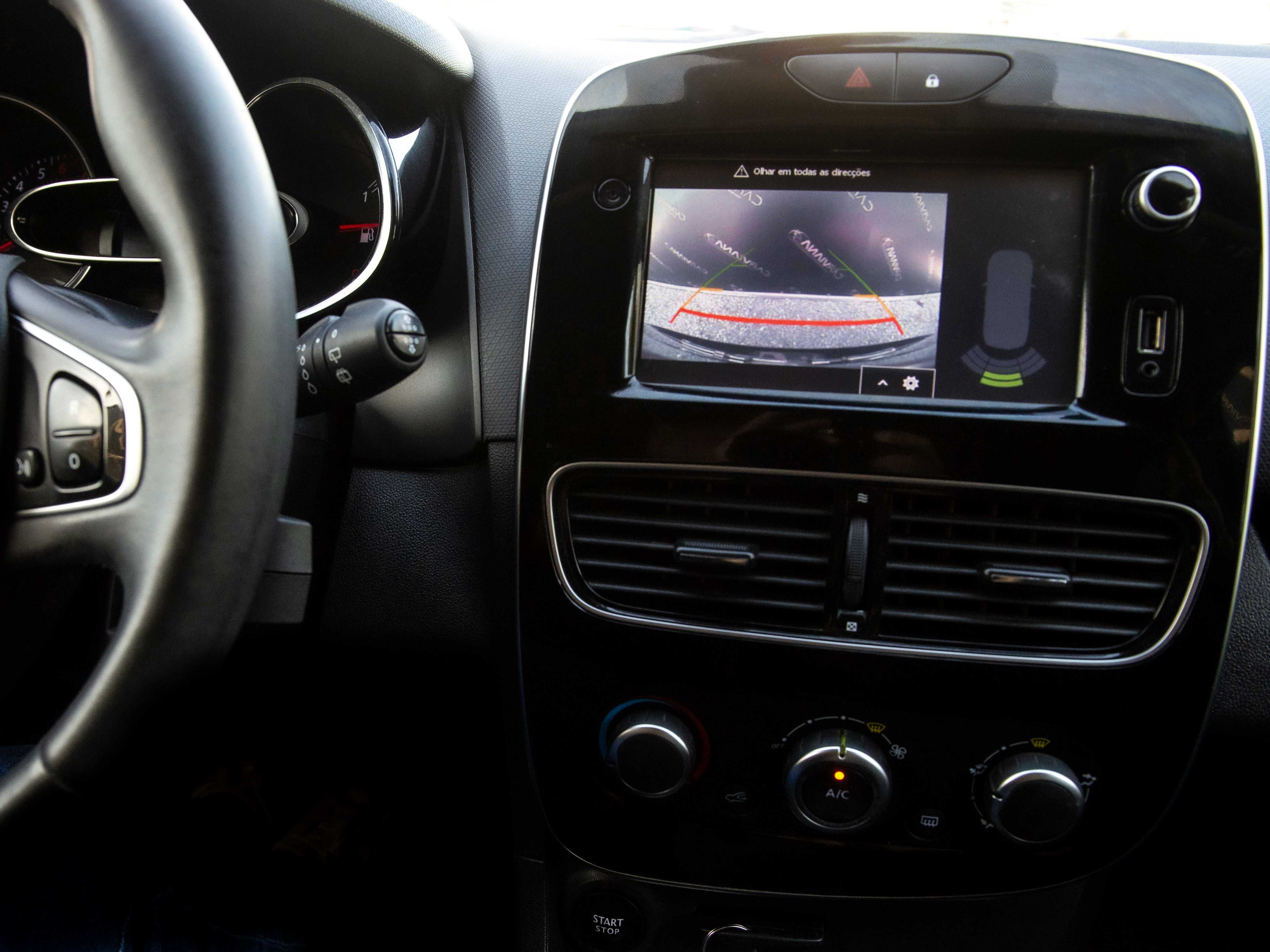 RENAULT CLIO 0.9 Energy Limited com garantia