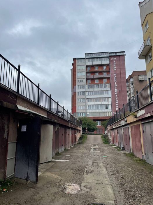 Продається приватизований мурований гараж вул. Івасюка, 78
