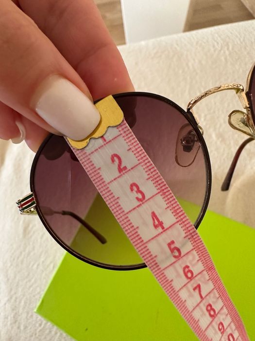 Солнцезащитные очки, сонцезахисні окуляри