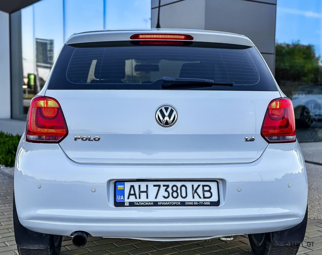 Volkswagen Polo 1.4 AT хетчбек Official