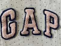 Roupas GAP 5-7 dois blusas e um vestido