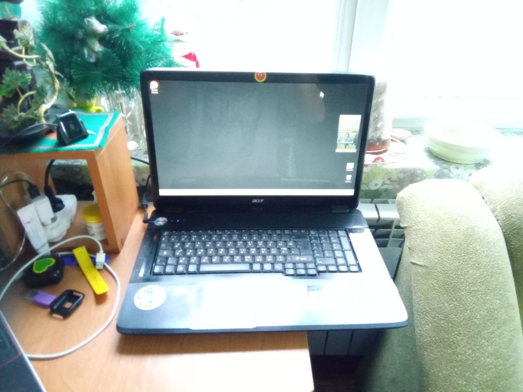Ноутбук Acer Aspire 8730 с гигантским экраном 19 дюймов