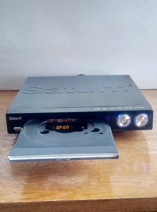 Saturn ST-DV7704 та BBK DV 311S player,б/в.