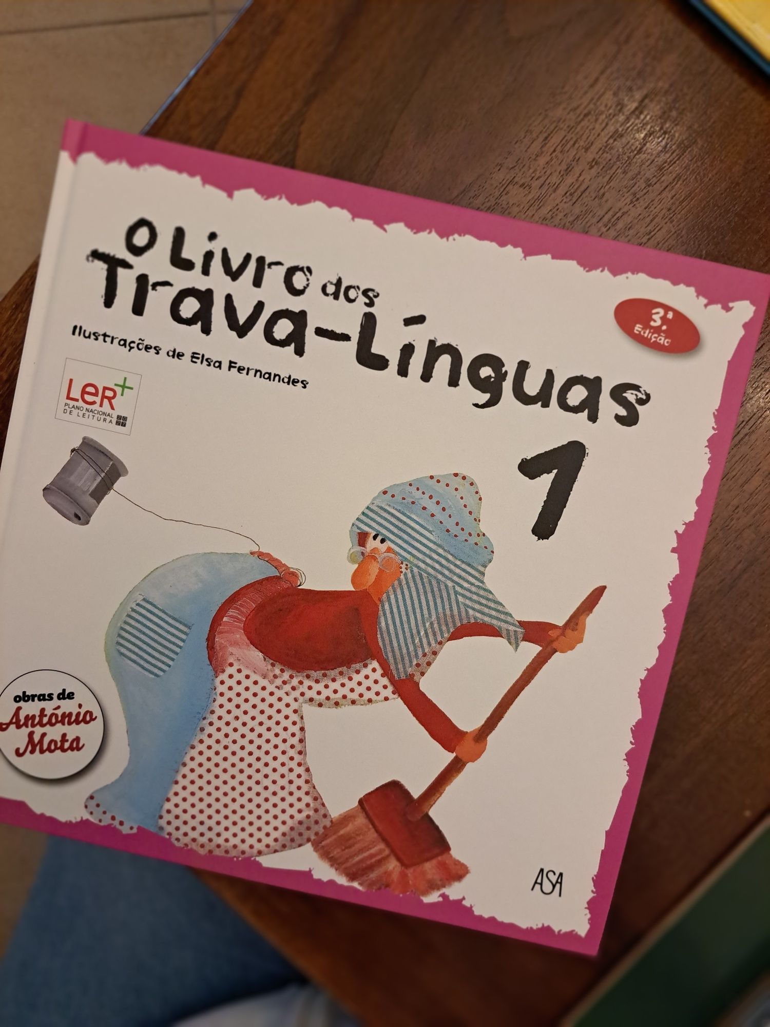 Livro - "O Livro dos Trava-Linguas 1"