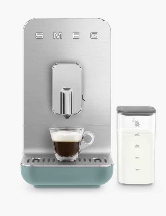 SMEG Ekspres kawowy automatyczny z systemem spieniania mleka
