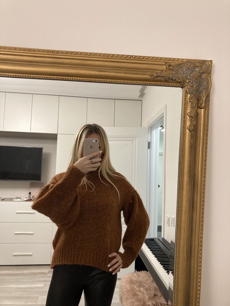 Теплий светр, в складі є вовна, коричневий