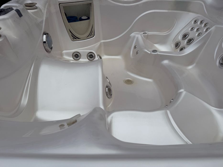 Jacuzzi hotspring mega okazja totalne czyszczenie magazynu