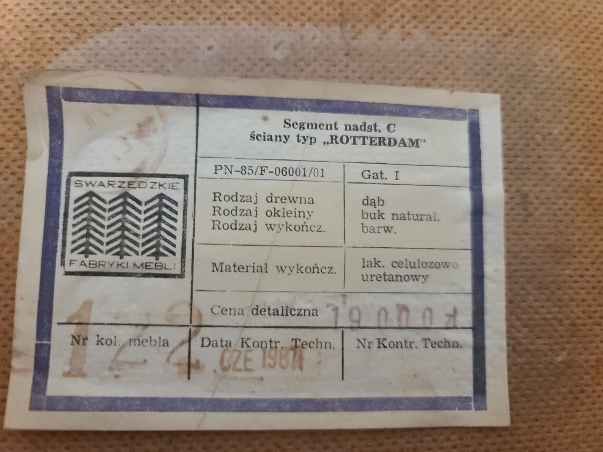 Swarzędzka meblościanka „Rotterdam” z 1987 r. – bardzo dobry stan