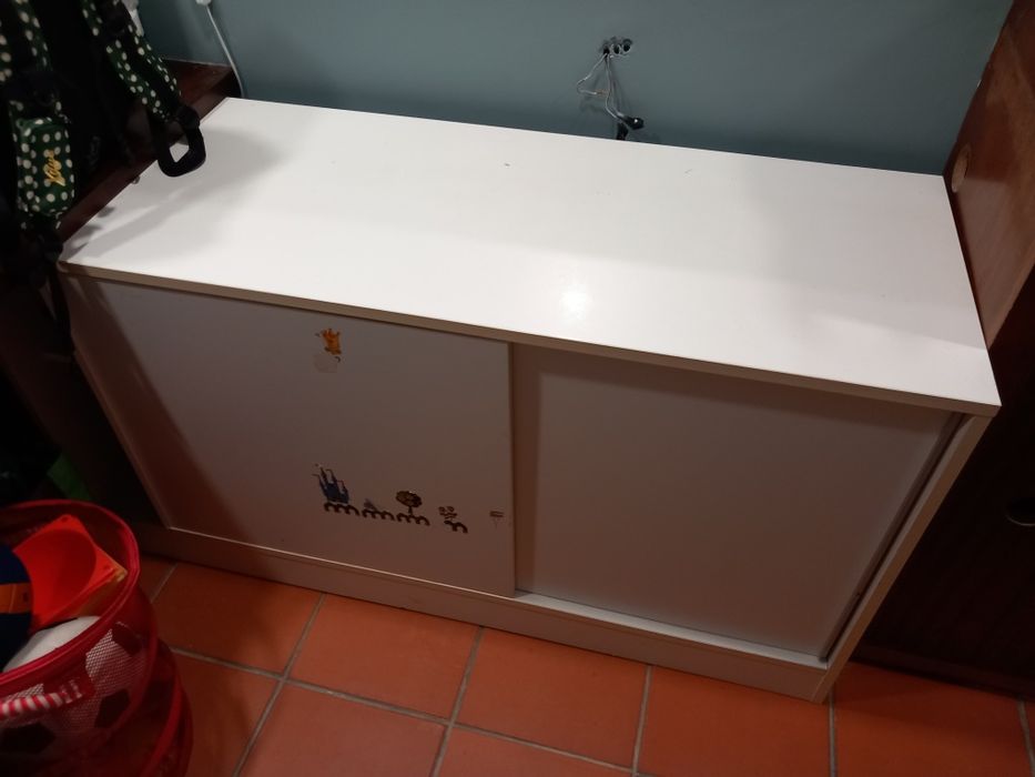 Armário com portas deslizantes