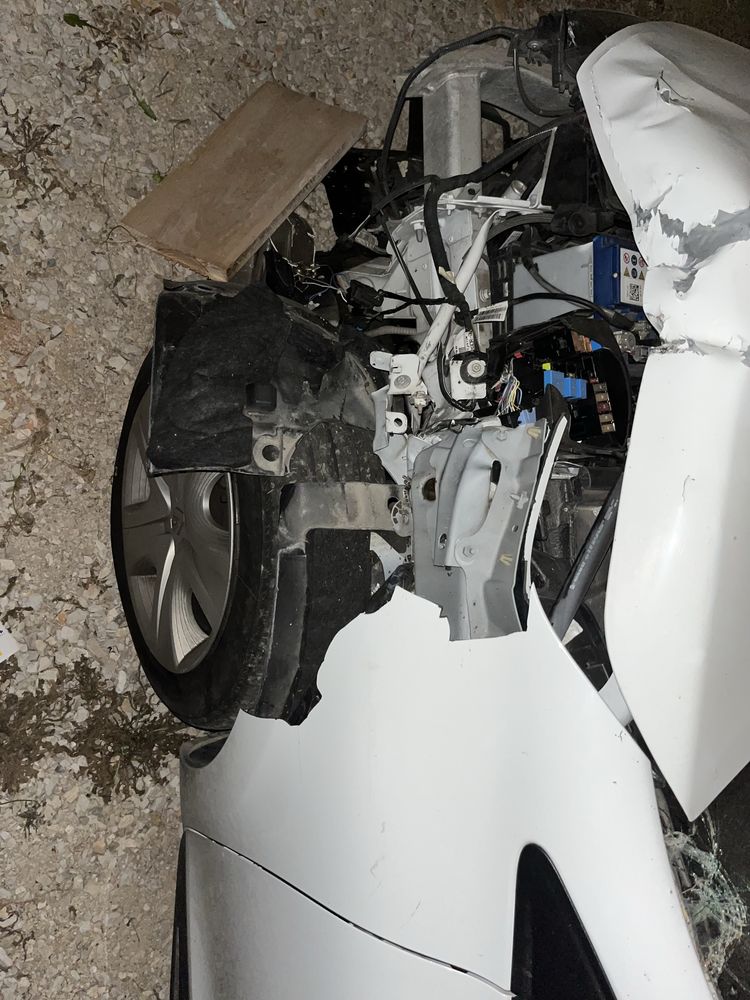 Renault Clio carrinha 1.5 dci salvado sinistrado 2015 c/material