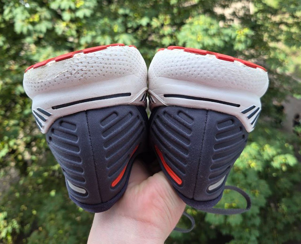 48.5р Brooks Adrenaline GTS 22 чоловічі спортивні кросівки