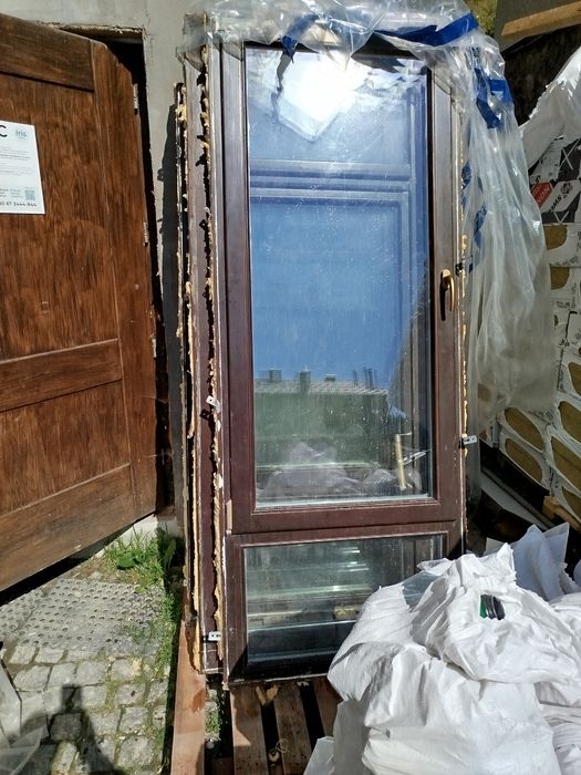 Продам дерев'яні вікна Буковель висота 2,5 ширина 1,80 м.