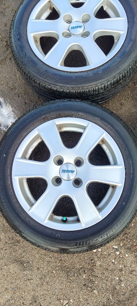 Felgi aluminiowe 15'' z oponami alutec kba45557 6.5j et42 4x100 clio