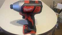 Milwaukee m18. Zakrętarka udarowa bid. Nowe