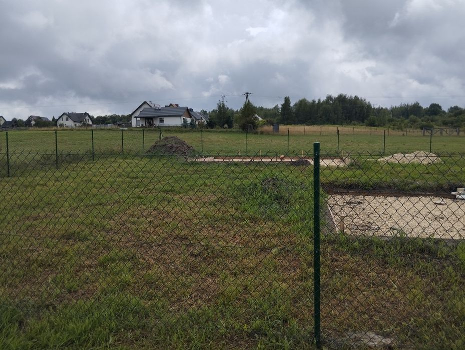 Ogrodzenie z siatki siatka ogrodzeniowa