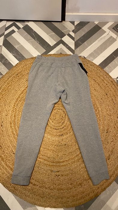 Nike Tech Fleece Cinzento