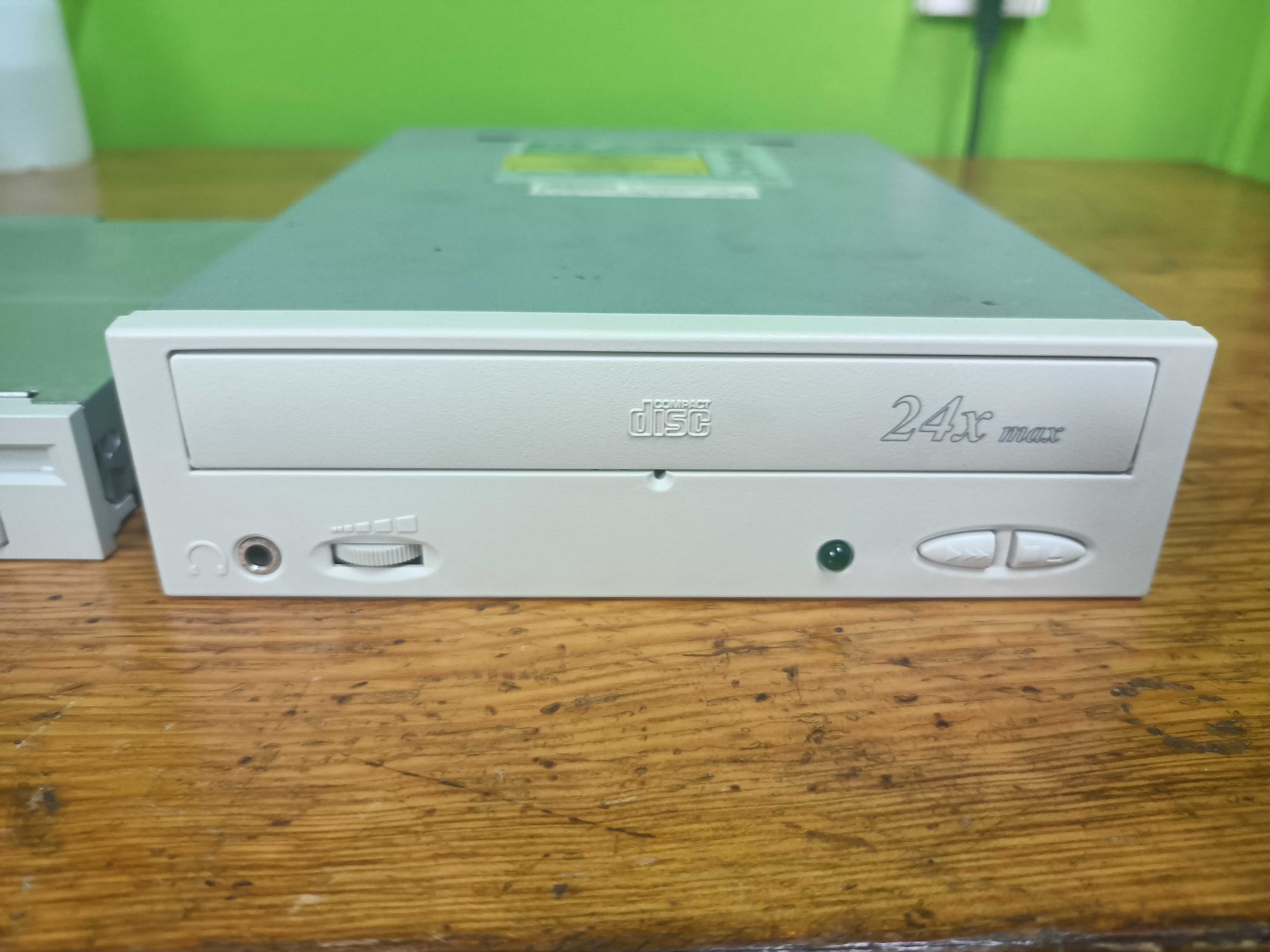 Stacja dyskietek 3,5' + CD Rom retro PC Adax Optimus Highscreen