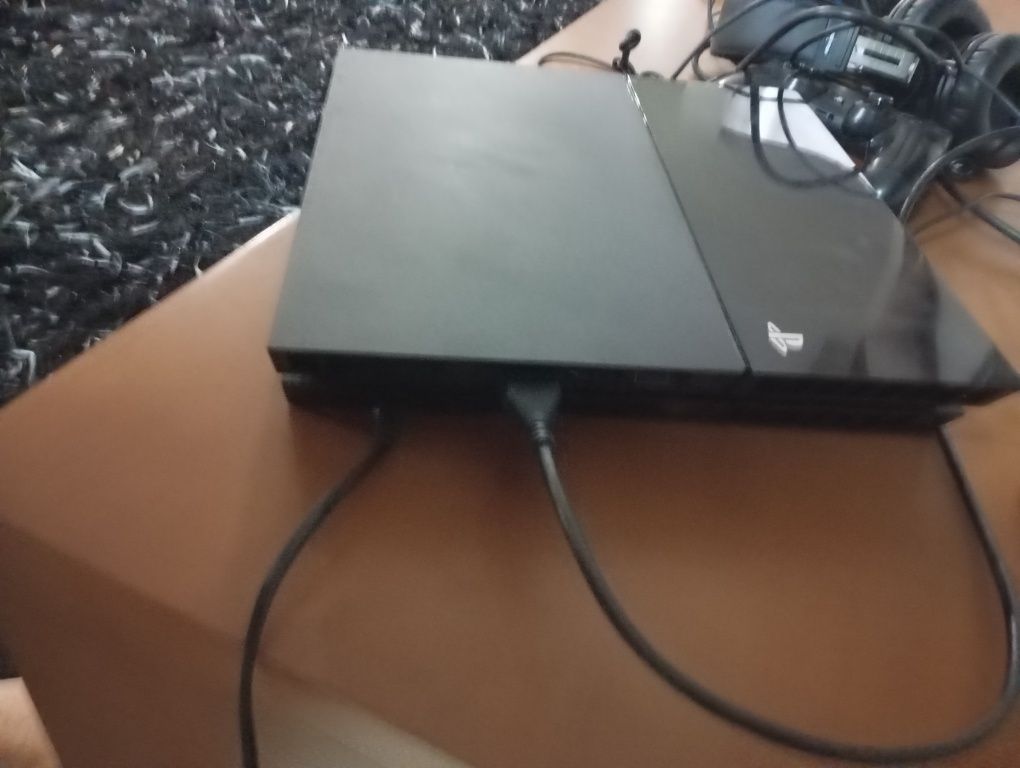PlayStation 4 com comando