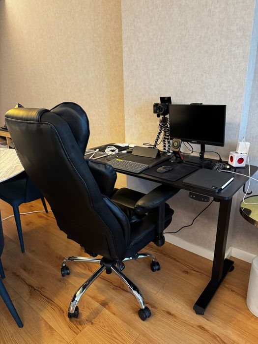 Mesa de Escritório com Regulagem