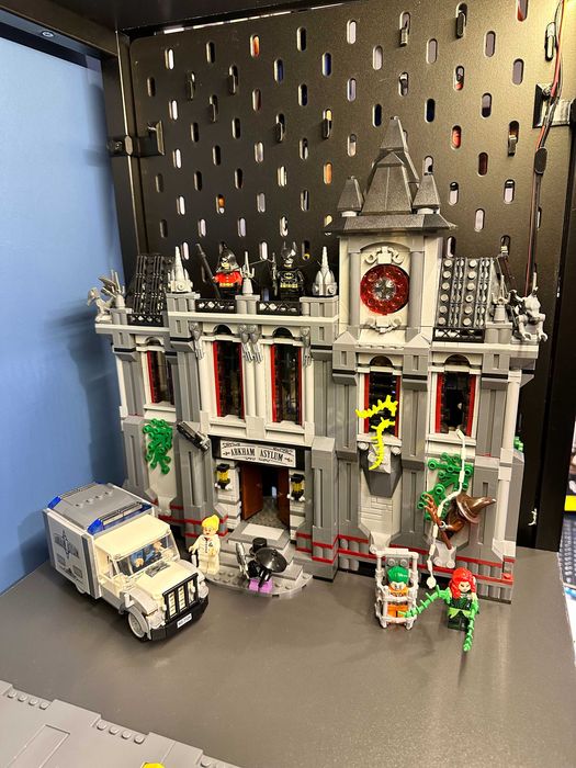 Lego 10937 Arkham Asylum Breakout