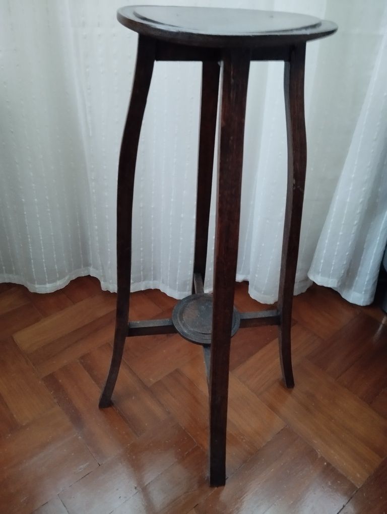 Suporte de vasos em madeira restaurada