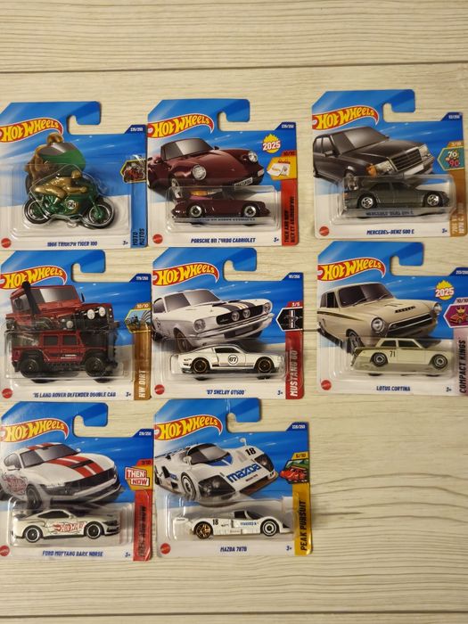 Zestaw 8 Hot Wheelss